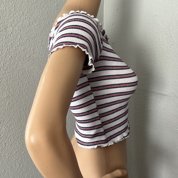 Timing Crop Top - Picture 4 of 9